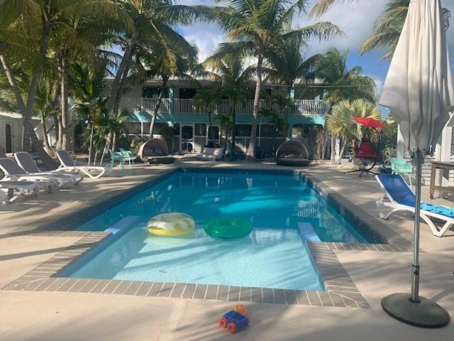 Grace Bay Place Hotel Buitenkant foto