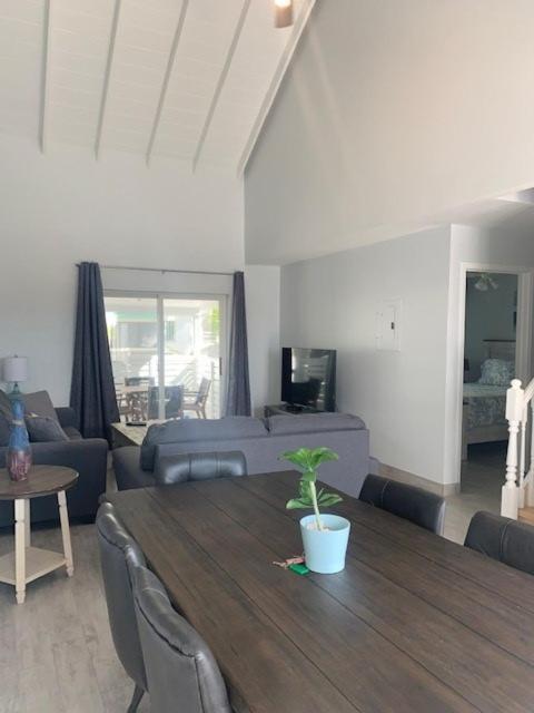 Grace Bay Place Hotel Buitenkant foto