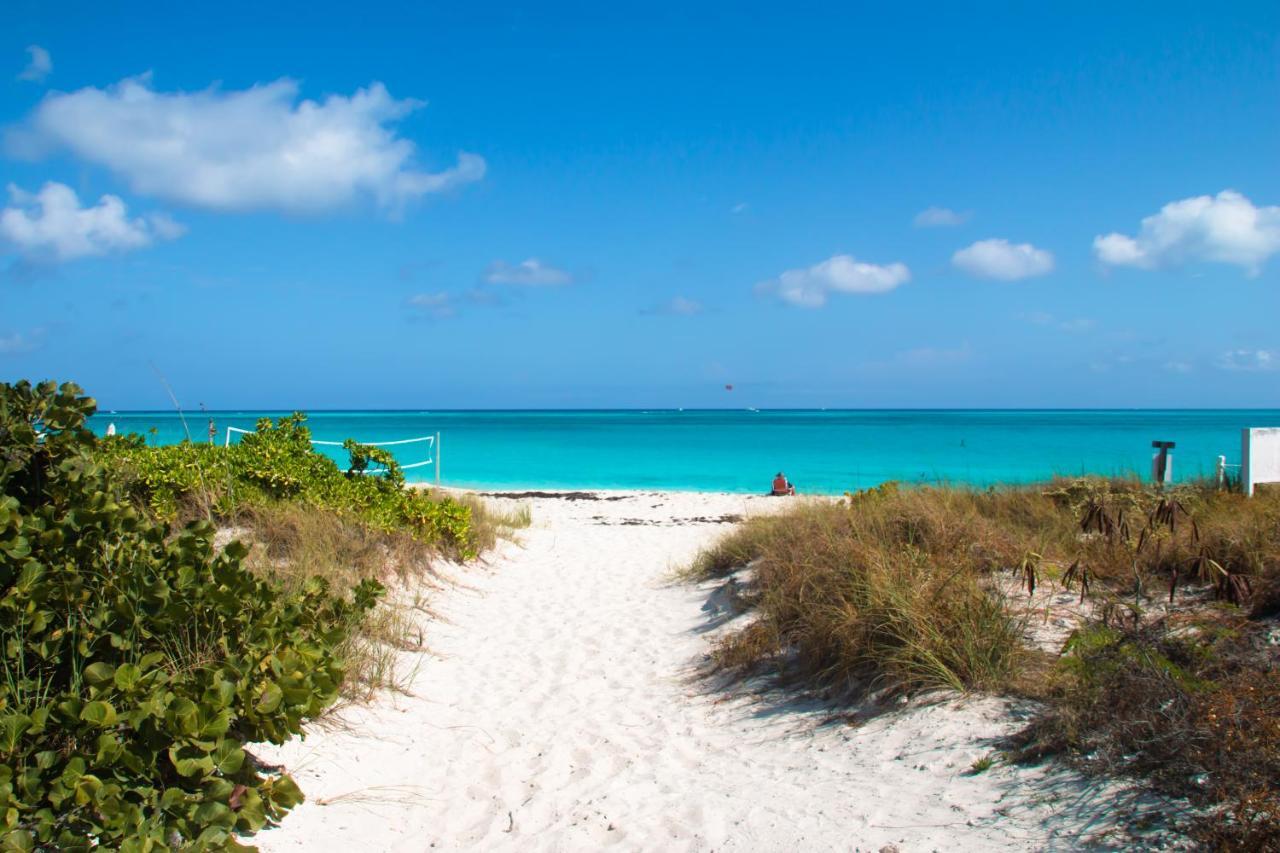 Grace Bay Place Hotel Buitenkant foto